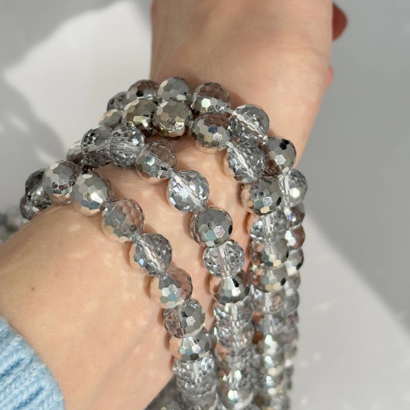 Бусины стеклянные размер 10мм цвет серый с серебром